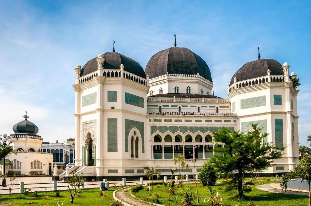 Grand Antares Hotel Medan Buitenkant foto
