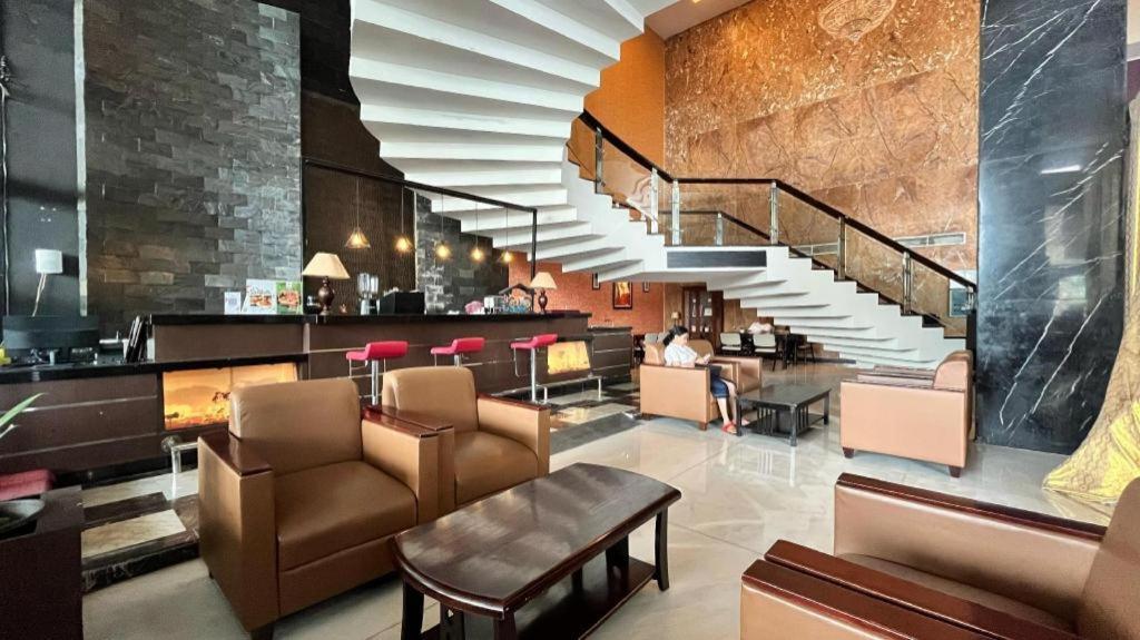 Grand Antares Hotel Medan Buitenkant foto