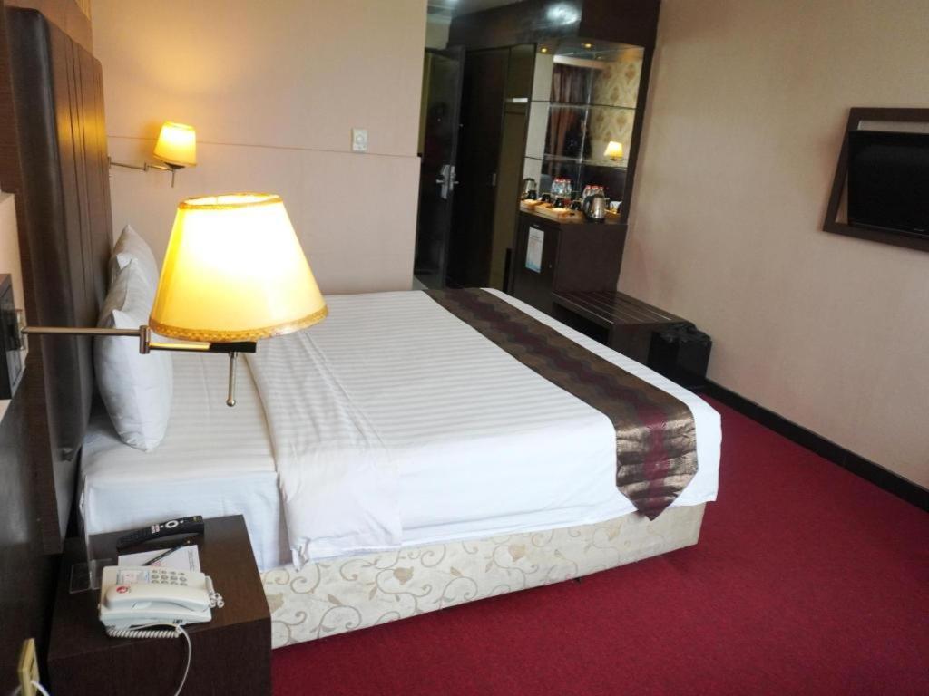 Grand Antares Hotel Medan Buitenkant foto