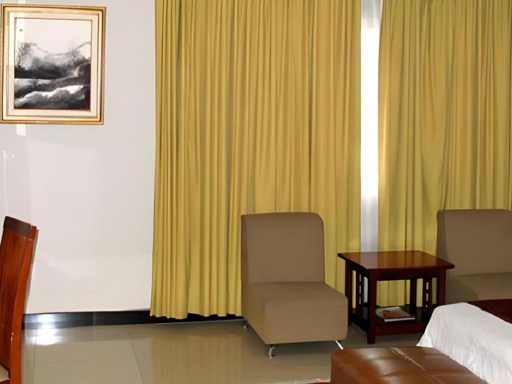 Grand Antares Hotel Medan Buitenkant foto