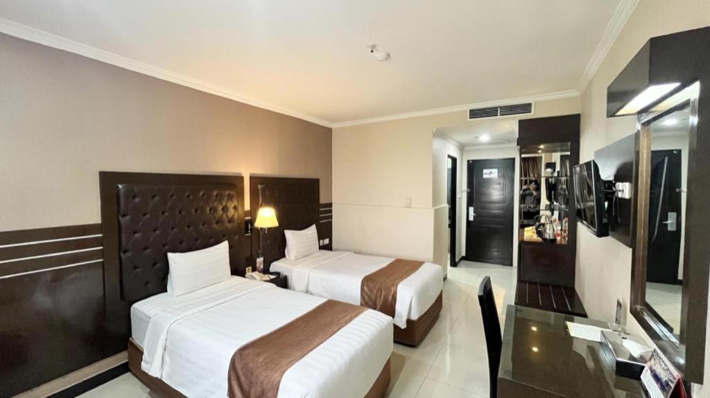 Grand Antares Hotel Medan Buitenkant foto