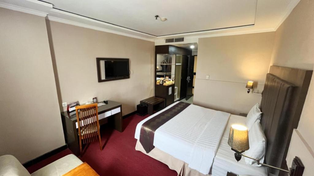 Grand Antares Hotel Medan Buitenkant foto