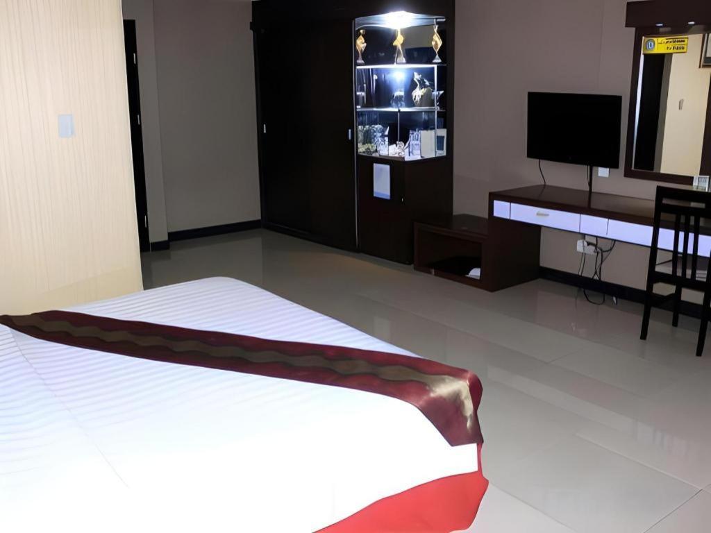 Grand Antares Hotel Medan Buitenkant foto