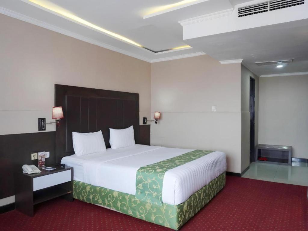 Grand Antares Hotel Medan Buitenkant foto
