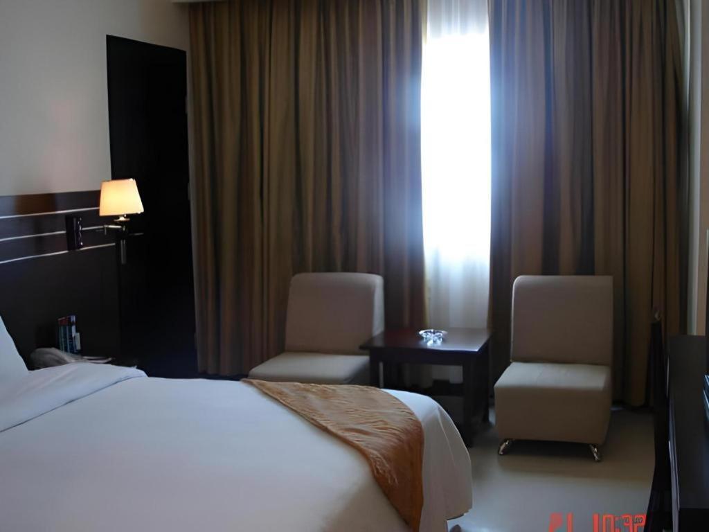 Grand Antares Hotel Medan Buitenkant foto