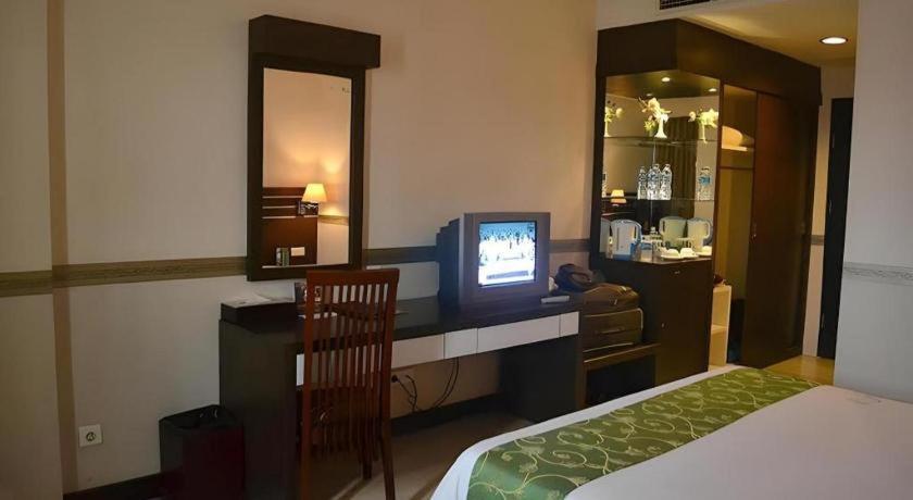 Grand Antares Hotel Medan Buitenkant foto