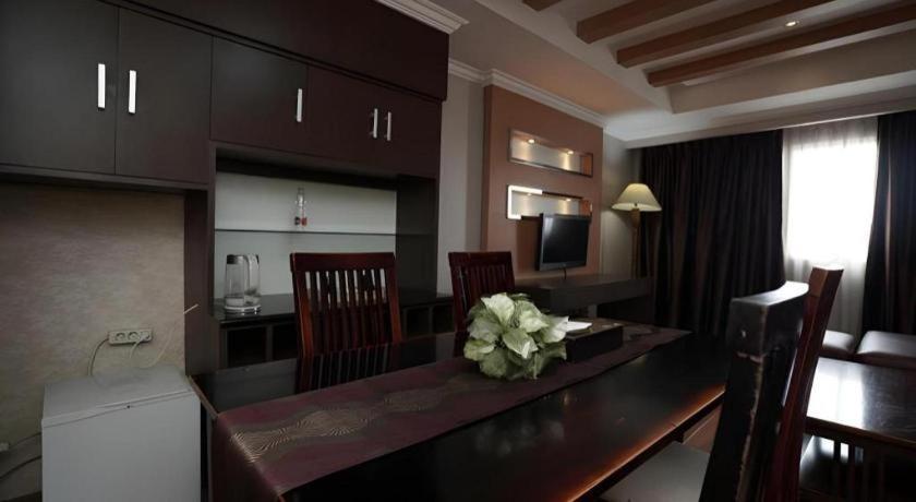 Grand Antares Hotel Medan Buitenkant foto