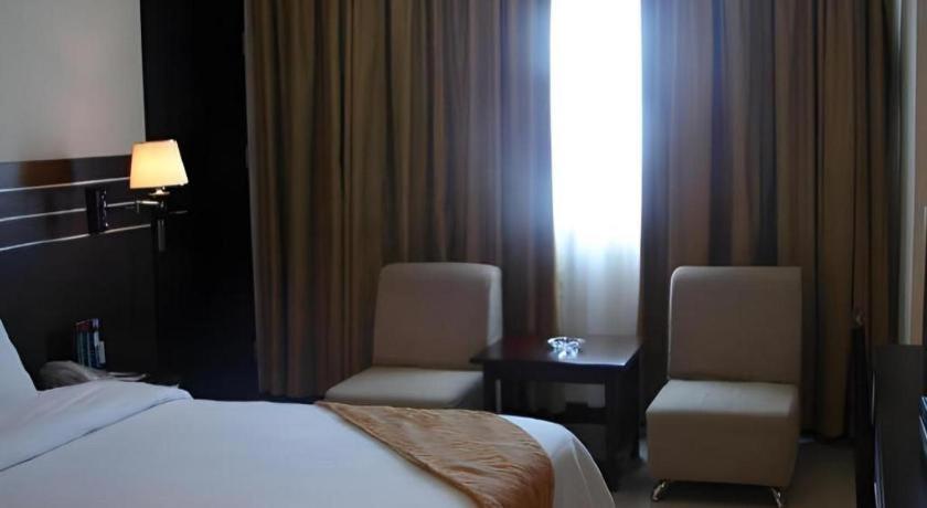Grand Antares Hotel Medan Buitenkant foto