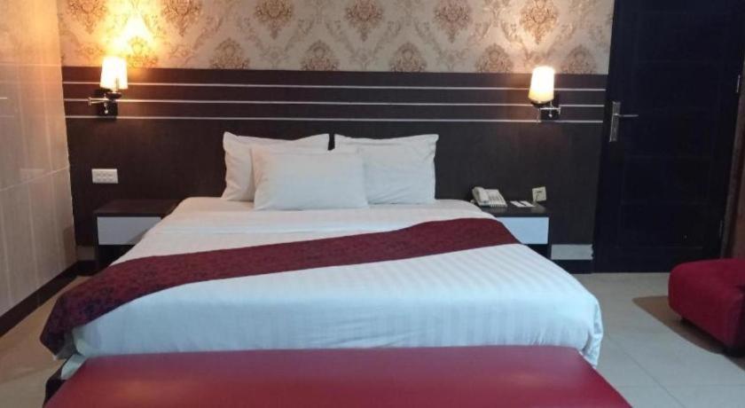 Grand Antares Hotel Medan Buitenkant foto