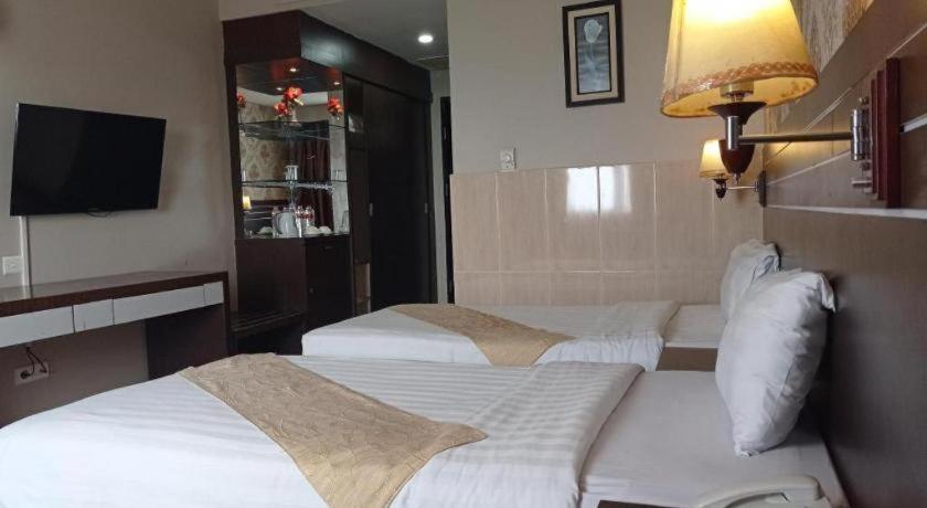 Grand Antares Hotel Medan Buitenkant foto