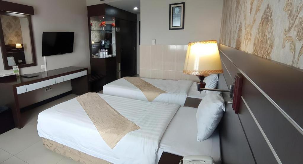 Grand Antares Hotel Medan Buitenkant foto