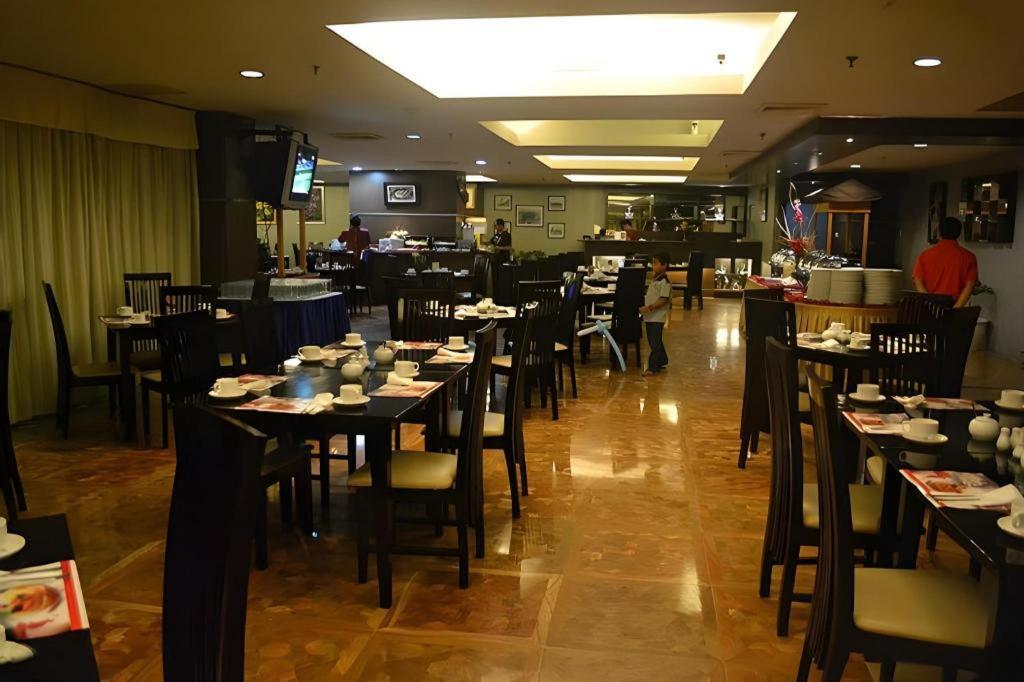 Grand Antares Hotel Medan Buitenkant foto