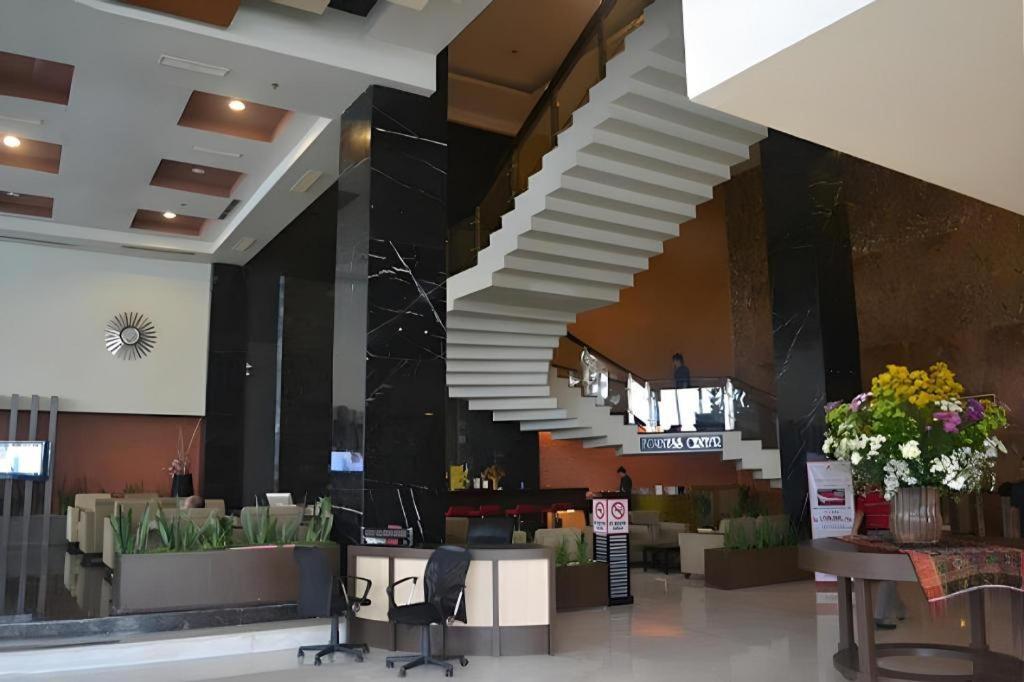 Grand Antares Hotel Medan Buitenkant foto