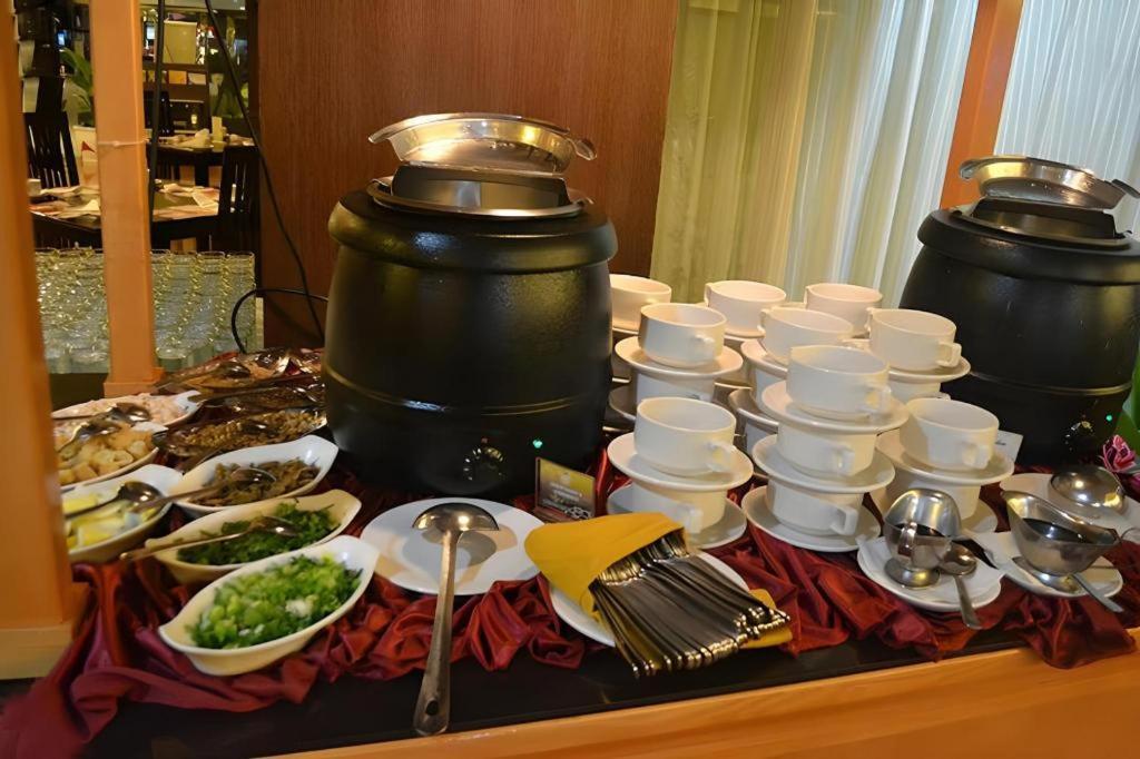 Grand Antares Hotel Medan Buitenkant foto
